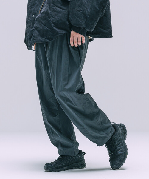 FREAK'S STORE（フリークスストア）の「限定展開 ALL WEATHER ACTIVE WEAR/オールウェザーアクティブウェア ワイドシルエット クライミング パンツ（その他パンツ・メンズ・チャコールグレー/ネイビー/グレイッシュベージュ/ブラック・SMALL/MEDIUM/LARGE）」の13枚目の写真
