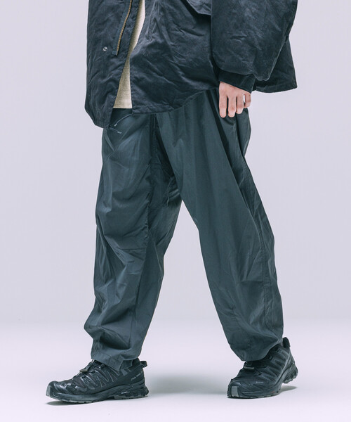 FREAK'S STORE（フリークスストア）の「限定展開 ALL WEATHER ACTIVE WEAR/オールウェザーアクティブウェア ワイドシルエット クライミング パンツ（その他パンツ・メンズ・チャコールグレー/ネイビー/グレイッシュベージュ/ブラック・SMALL/MEDIUM/LARGE）」の10枚目の写真