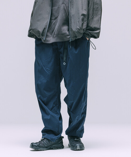 FREAK'S STORE（フリークスストア）の「限定展開 ALL WEATHER ACTIVE WEAR/オールウェザーアクティブウェア ワイドシルエット クライミング パンツ（その他パンツ・メンズ・チャコールグレー/ネイビー/グレイッシュベージュ/ブラック・SMALL/MEDIUM/LARGE）」の8枚目の写真
