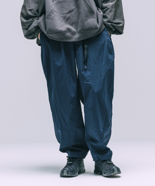 FREAK'S STORE（フリークスストア）の「限定展開 ALL WEATHER ACTIVE WEAR/オールウェザーアクティブウェア ワイドシルエット クライミング パンツ（その他パンツ・メンズ・チャコールグレー/ネイビー/グレイッシュベージュ/ブラック・SMALL/MEDIUM/LARGE）」の5枚目の写真