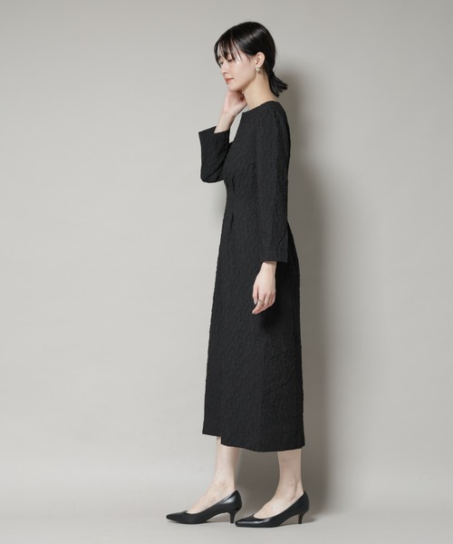 troisiemeCHACO(トロワズィエムチャコ)の「troisieme chaco/PUFFY JACQUARD ワンピース(ワンピース・レディース・ブラック/ネイビー・38)」の18枚目の写真