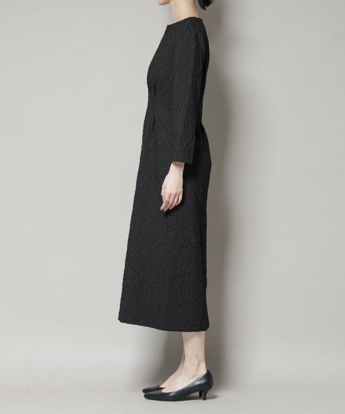 troisiemeCHACO(トロワズィエムチャコ)の「troisieme chaco/PUFFY JACQUARD ワンピース(ワンピース・レディース・ブラック/ネイビー・38)」の15枚目の写真