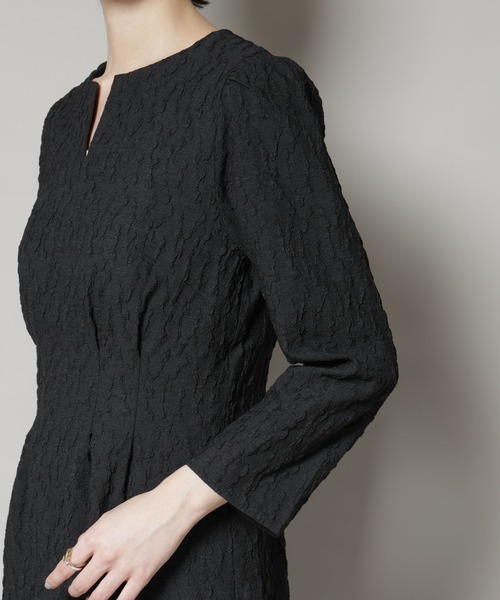 troisiemeCHACO(トロワズィエムチャコ)の「troisieme chaco/PUFFY JACQUARD ワンピース(ワンピース・レディース・ブラック/ネイビー・38)」の10枚目の写真