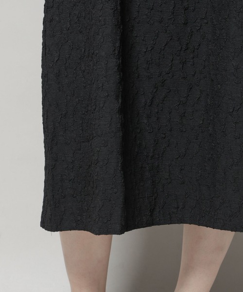 troisiemeCHACO(トロワズィエムチャコ)の「troisieme chaco/PUFFY JACQUARD ワンピース(ワンピース・レディース・ブラック/ネイビー・38)」の13枚目の写真