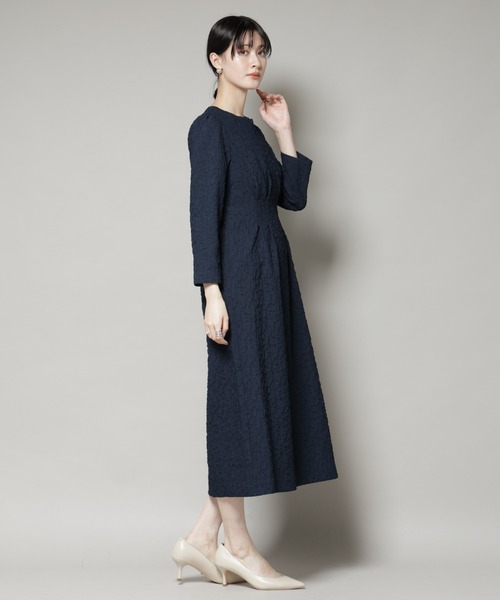troisiemeCHACO(トロワズィエムチャコ)の「troisieme chaco/PUFFY JACQUARD ワンピース(ワンピース・レディース・ブラック/ネイビー・38)」の9枚目の写真