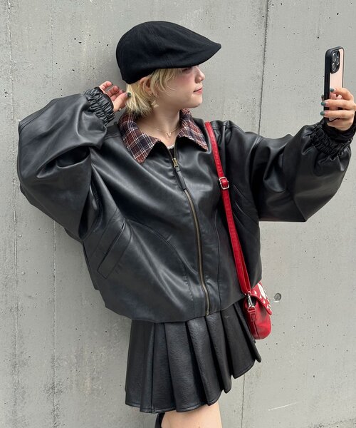 CIAOPANIC(チャオパニック)の「チェック襟フェイクレザーバルーンショートブルゾン(ブルゾン・レディース・ブラック/ベージュ/ブラウン・ONE SIZE)」の5枚目の写真