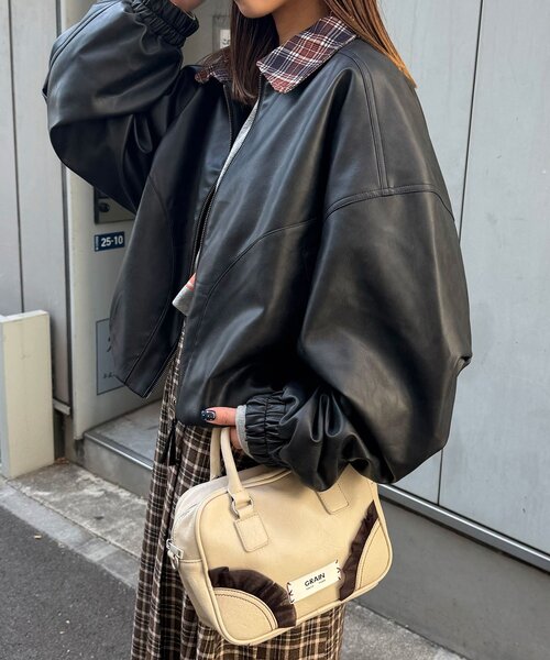 CIAOPANIC(チャオパニック)の「チェック襟フェイクレザーバルーンショートブルゾン(ブルゾン・レディース・ブラック/ベージュ/ブラウン・ONE SIZE)」の15枚目の写真