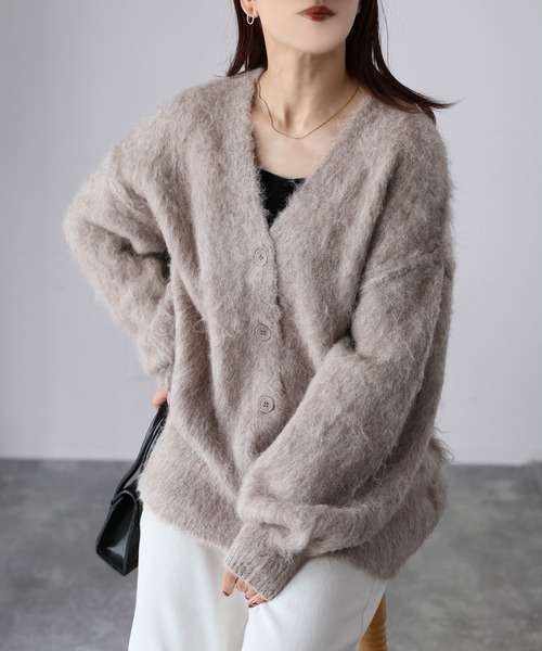 Riberry（リベリー）の「シャギーVネックニットカーディガン（カーディガン/ボレロ・レディース・ライトオレンジ系/ライトベージュ/ブラック/ブルー/グレー/レッド/ピンク系/ブラウン/アイボリー/ライトブルー/レモンイエロー/ミント・FREE）」の4枚目の写真