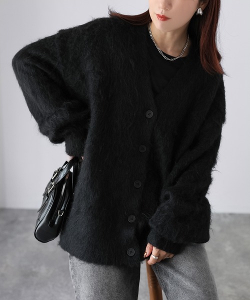 Riberry（リベリー）の「シャギーVネックニットカーディガン（カーディガン/ボレロ・レディース・ライトオレンジ系/ライトベージュ/ブラック/ブルー/グレー/レッド/ピンク系/ブラウン/アイボリー/ライトブルー/レモンイエロー/ミント・FREE）」の2枚目の写真