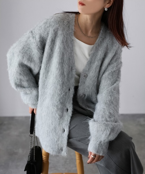 Riberry（リベリー）の「シャギーVネックニットカーディガン（カーディガン/ボレロ・レディース・ライトオレンジ系/ライトベージュ/ブラック/ブルー/グレー/レッド/ピンク系/ブラウン/アイボリー/ライトブルー/レモンイエロー/ミント・FREE）」の17枚目の写真