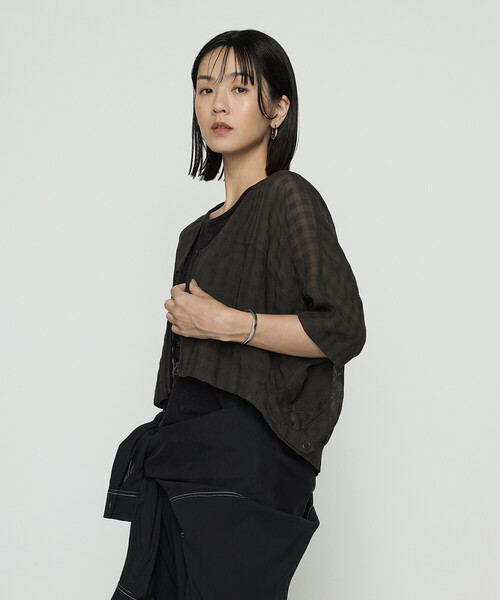 Gabardine K.T（ギャバジンケーティー）の「チェック柄カラミ ショートブルゾン（ブルゾン・レディース・ブラック/ダークブラウン・9号）」の12枚目の写真