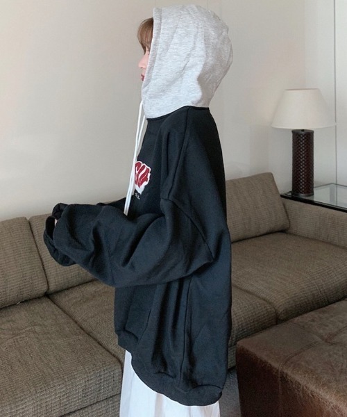 yuue' ( wear )(ユーイ)の「裏起毛オーバーサイズロゴパーカー/フーディー(パーカー・レディース・レッド/ブラック・FREE)」の8枚目の写真