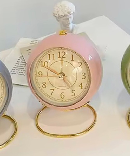 ammy.（エイミードット）の「【 ammy. / エイミードット 】 ゴールド リング ラウンド 置時計（置時計・レディース・グリーン/ピンク/ブルー/アイボリー/ブラック・FREE）」の5枚目の写真