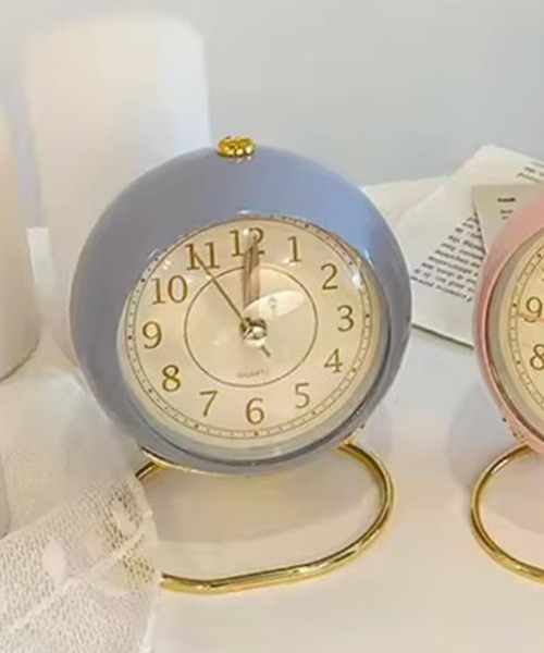 ammy.（エイミードット）の「【 ammy. / エイミードット 】 ゴールド リング ラウンド 置時計（置時計・レディース・グリーン/ピンク/ブルー/アイボリー/ブラック・FREE）」の4枚目の写真