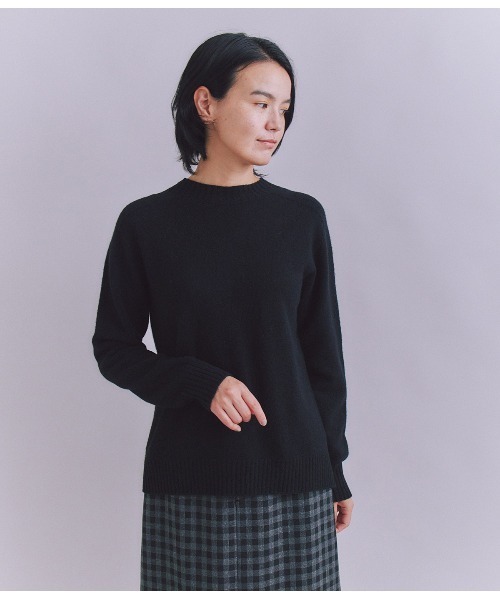 SIPULI（シプリ）の「Australia Lamb サドルショルダースリットニット（ニット/セーター・レディース・レッド/ベージュ/サックスブルー/ブラック・2）」の2枚目の写真