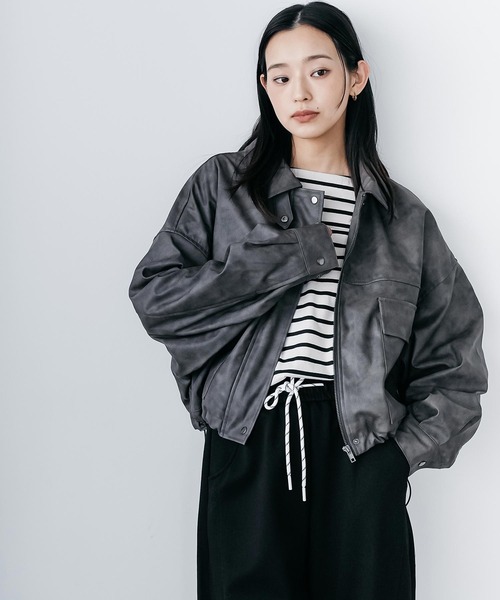 mili an deni(ミリアンデニ)の「2WAYカラーフェイクレザーショートブルゾン(ブルゾン・レディース・ブラウン/ブラック・M)」の4枚目の写真