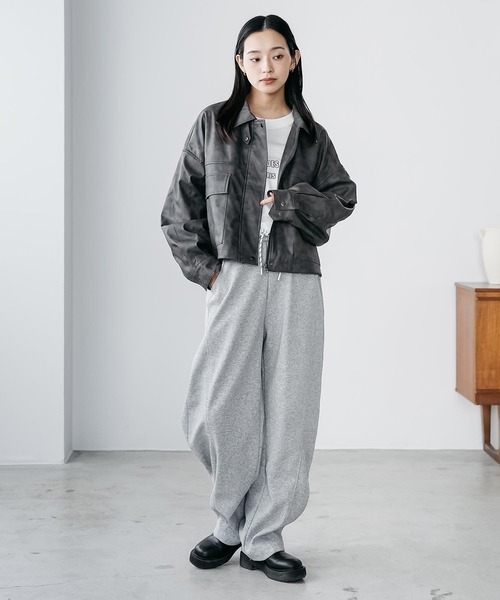 mili an deni(ミリアンデニ)の「2WAYカラーフェイクレザーショートブルゾン(ブルゾン・レディース・ブラウン/ブラック・M)」の6枚目の写真