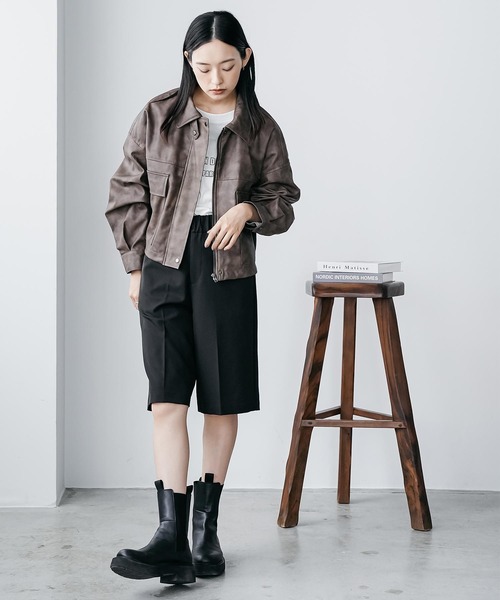 mili an deni(ミリアンデニ)の「2WAYカラーフェイクレザーショートブルゾン(ブルゾン・レディース・ブラウン/ブラック・M)」の11枚目の写真