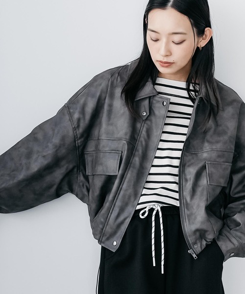 mili an deni(ミリアンデニ)の「2WAYカラーフェイクレザーショートブルゾン(ブルゾン・レディース・ブラウン/ブラック・M)」の16枚目の写真