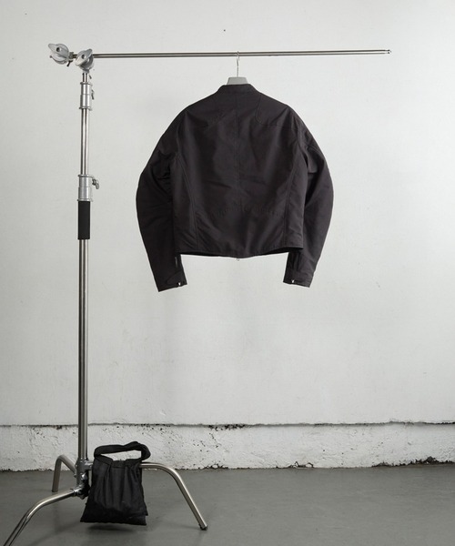 NVRFRGT(ネヴァーフォーゲット)の「PADDED MOTORCYCLE JACKET(ブルゾン・メンズ・ダークグレー/ブラック・2/1)」の10枚目の写真