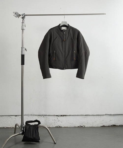 NVRFRGT(ネヴァーフォーゲット)の「PADDED MOTORCYCLE JACKET(ブルゾン・メンズ・ダークグレー/ブラック・2/1)」の9枚目の写真