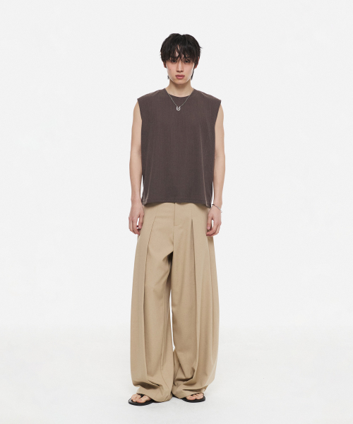 DNSR(ディーエヌエスアール)の「サマー マルチ プリーツ ワイド スラックス ベージュ(スラックス・メンズ・その他・MEDIUM/LARGE/X-LARGE/SMALL)」の1枚目の写真