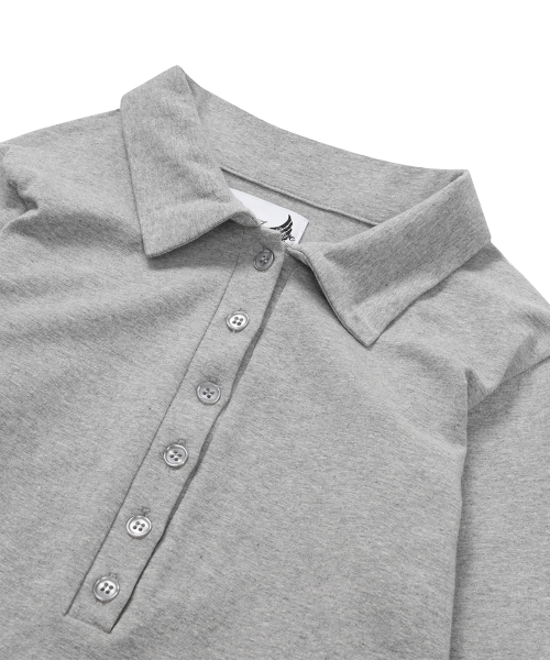 GILAARCHIVE(ギラアーカイブ)の「CROSS BUTTON COLLAR LONG SLEEVE_GREY(ポロシャツ・レディース・グレー・FREE)」の4枚目の写真