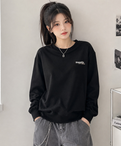 CHASECULT(チェイスカルト)の「レディースエッセンシャルマンツーマンTシャツ-ブラック(スウェット・レディース・ブラック・90/85)」の1枚目の写真
