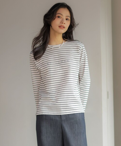 J.PRESS Ladies(J.プレス レディス)の「メタリックロゴ ロンT(Tシャツ/カットソー・レディース・ライトグレー系/ホワイト系/ネイビー系1・SMALL)」の3枚目の写真