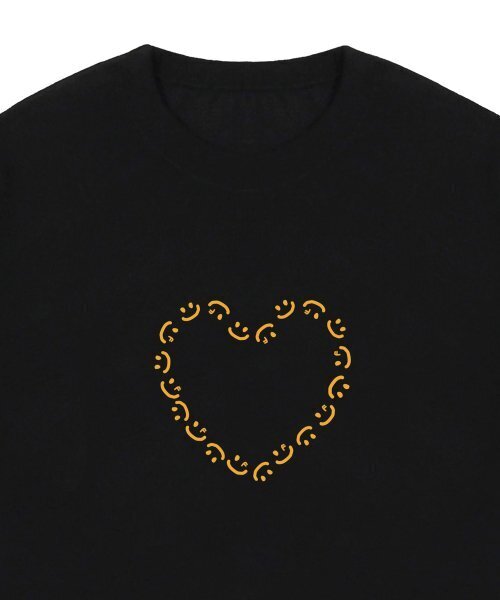 GRAVER（グレーバー）の「[ユニセックス]ハートドローイングスマイル半袖Tシャツ_ブラック（Tシャツ/カットソー・レディース・ブラック・SMALL/MEDIUM/LARGE/X-LARGE）」の4枚目の写真