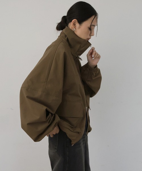 hellam(へラム)の「スタンドカラーツイルブルゾン(Tシャツ/カットソー・レディース・アイボリー/ブラック/ベージュ/ブラウン・FREE)」の3枚目の写真
