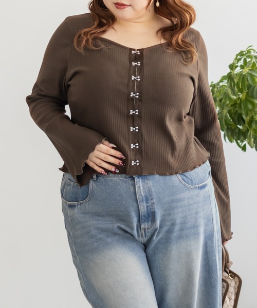 CLETTE（クレット）の「CLETTEオリジナルフロントホックハートネックプルオーバー（Tシャツ/カットソー・レディース・オフホワイト/ブラック/ブラウン・LL/3L/4L）」の14枚目の写真