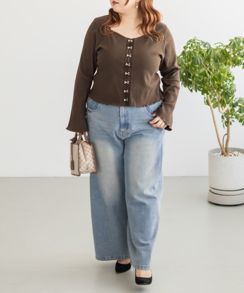 CLETTE（クレット）の「CLETTEオリジナルフロントホックハートネックプルオーバー（Tシャツ/カットソー・レディース・オフホワイト/ブラック/ブラウン・LL/3L/4L）」の16枚目の写真