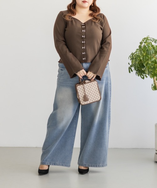 CLETTE（クレット）の「CLETTEオリジナルフロントホックハートネックプルオーバー（Tシャツ/カットソー・レディース・オフホワイト/ブラック/ブラウン・LL/3L/4L）」の18枚目の写真