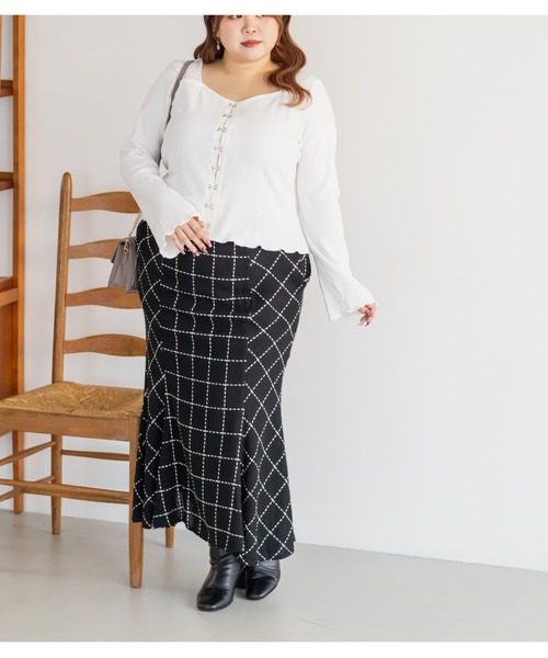 CLETTE（クレット）の「CLETTEオリジナルフロントホックハートネックプルオーバー（Tシャツ/カットソー・レディース・オフホワイト/ブラック/ブラウン・LL/3L/4L）」の6枚目の写真