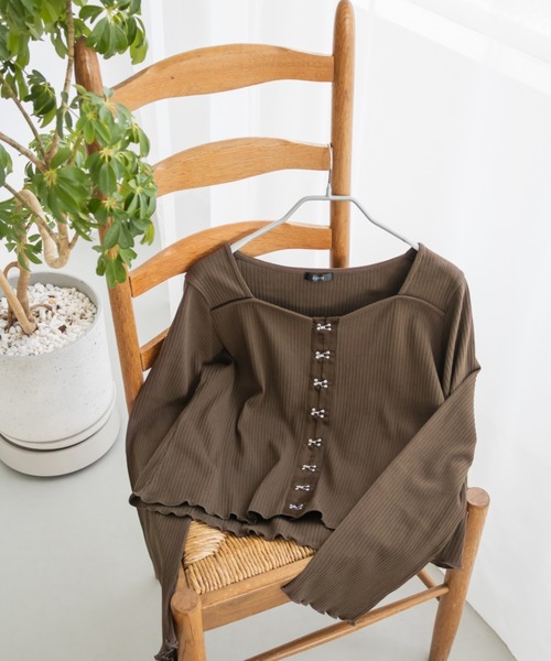 CLETTE（クレット）の「CLETTEオリジナルフロントホックハートネックプルオーバー（Tシャツ/カットソー・レディース・オフホワイト/ブラック/ブラウン・LL/3L/4L）」の20枚目の写真