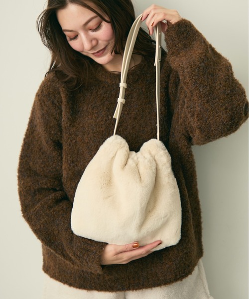 Lunea(ルネア)の「サイドジップファー巾着バッグ(ショルダーバッグ・レディース・ブラック/ホワイト/ブラウン/ベージュ・FREE)」の17枚目の写真