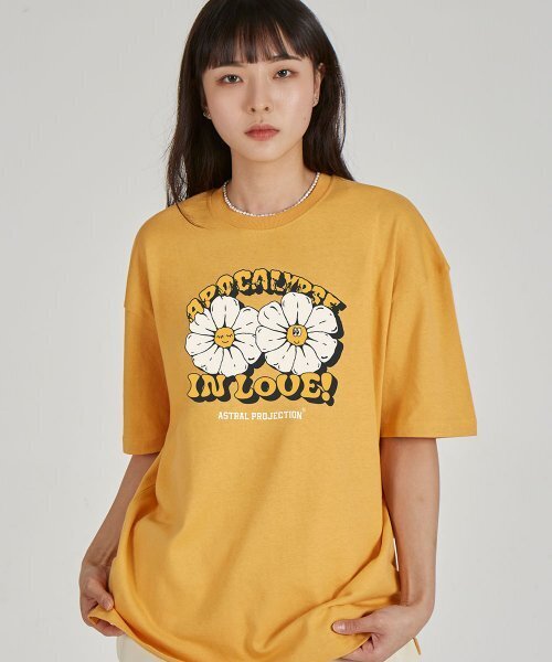 ASTRAL PROJECTION(アストラルプロジェクション)の「アポカリプスデイジーラウンドネック15番手綿半袖Tシャツ_チェダー(Tシャツ/カットソー・レディース・その他・LARGE/X-LARGE)」の1枚目の写真