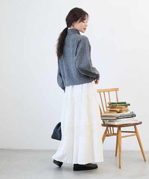 le.coeur blanc(ルクールブラン)の「デシン変形プリーツスカート(スカート・レディース・チャコールグレー/ブラック系その他/アイボリー・38)」の15枚目の写真