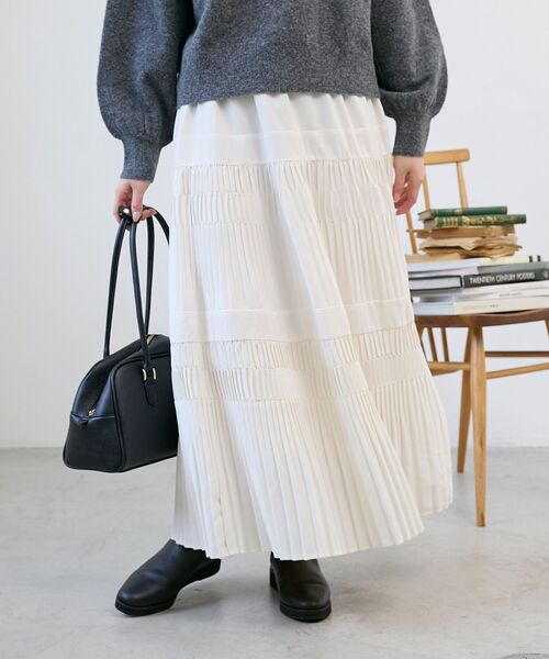 le.coeur blanc(ルクールブラン)の「デシン変形プリーツスカート(スカート・レディース・チャコールグレー/ブラック系その他/アイボリー・38)」の19枚目の写真