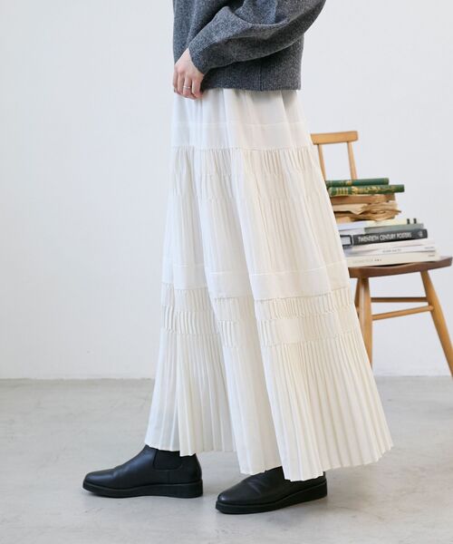le.coeur blanc(ルクールブラン)の「デシン変形プリーツスカート(スカート・レディース・チャコールグレー/ブラック系その他/アイボリー・38)」の20枚目の写真