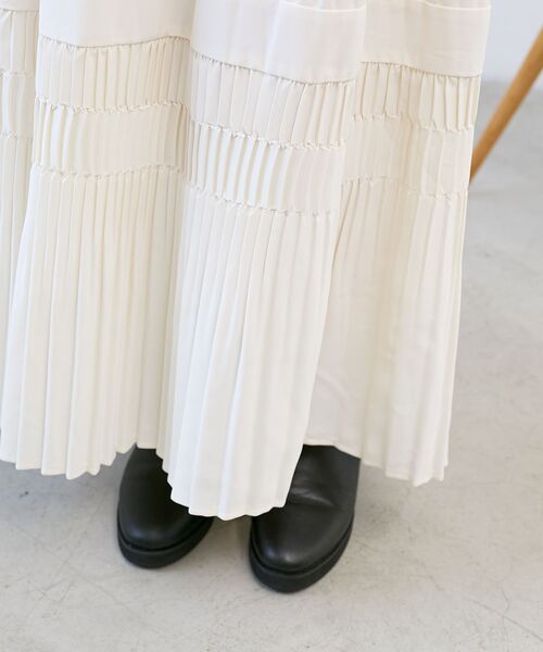 le.coeur blanc(ルクールブラン)の「デシン変形プリーツスカート(スカート・レディース・チャコールグレー/ブラック系その他/アイボリー・38)」の22枚目の写真