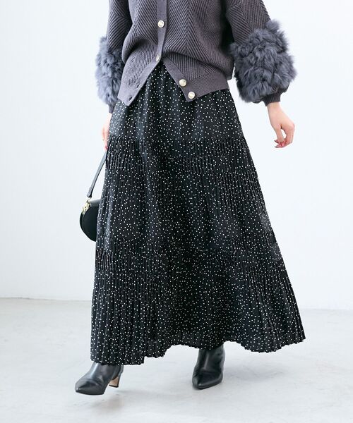 le.coeur blanc(ルクールブラン)の「デシン変形プリーツスカート(スカート・レディース・チャコールグレー/ブラック系その他/アイボリー・38)」の4枚目の写真