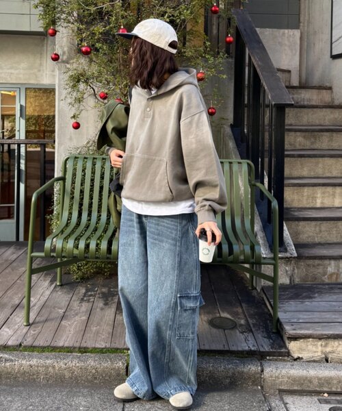 CIAOPANIC TYPY（チャオパニックティピー）の「【UNISEX】バルーンカーブカーゴデニムパンツ（デニムパンツ・レディース・ブラック/ブルー/ホワイト/ベージュ・MEDIUM/LARGE）」の14枚目の写真