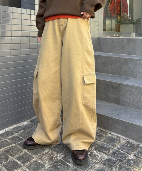 CIAOPANIC TYPY（チャオパニックティピー）の「【UNISEX】バルーンカーブカーゴデニムパンツ（デニムパンツ・レディース・ブラック/ブルー/ホワイト/ベージュ・MEDIUM/LARGE）」の3枚目の写真