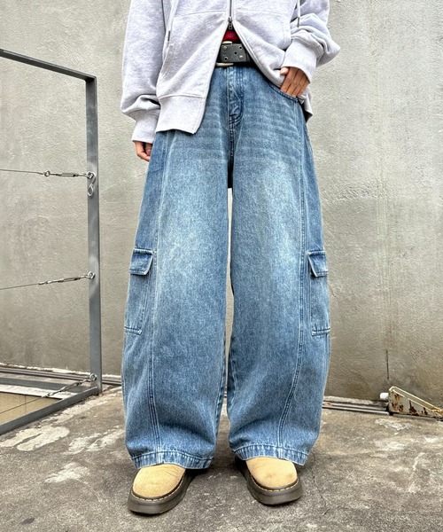 CIAOPANIC TYPY（チャオパニックティピー）の「【UNISEX】バルーンカーブカーゴデニムパンツ（デニムパンツ・レディース・ブラック/ブルー/ホワイト/ベージュ・MEDIUM/LARGE）」の4枚目の写真