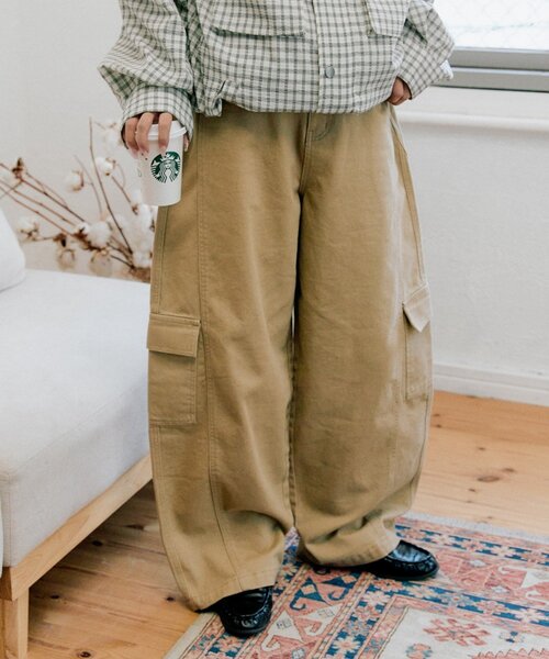 CIAOPANIC TYPY（チャオパニックティピー）の「【UNISEX】バルーンカーブカーゴデニムパンツ（カーゴパンツ・レディース・ブラック/ブルー/ホワイト/ベージュ・MEDIUM/LARGE）」の11枚目の写真