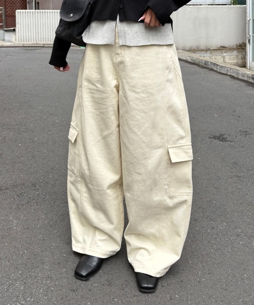 CIAOPANIC TYPY（チャオパニックティピー）の「【UNISEX】バルーンカーブカーゴデニムパンツ（カーゴパンツ・レディース・ブラック/ブルー/ホワイト/ベージュ・MEDIUM/LARGE）」の18枚目の写真