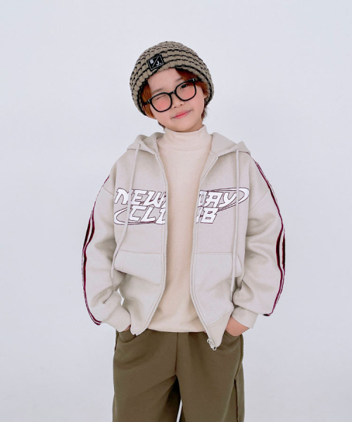 BERRYCLOSET（ベリークローゼット）の「[起毛] ベロアライニングフードジップアップ（ブルゾン・レディース・ブラック/クリーム・11号/13号/17号/7号/15号/09号）」の6枚目の写真