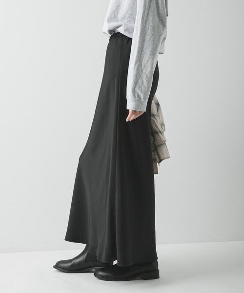 URBAN RESEARCH（アーバンリサーチ）の「サテンバイアススカート（スカート・レディース・ブラック/ブラウン・FREE）」の6枚目の写真